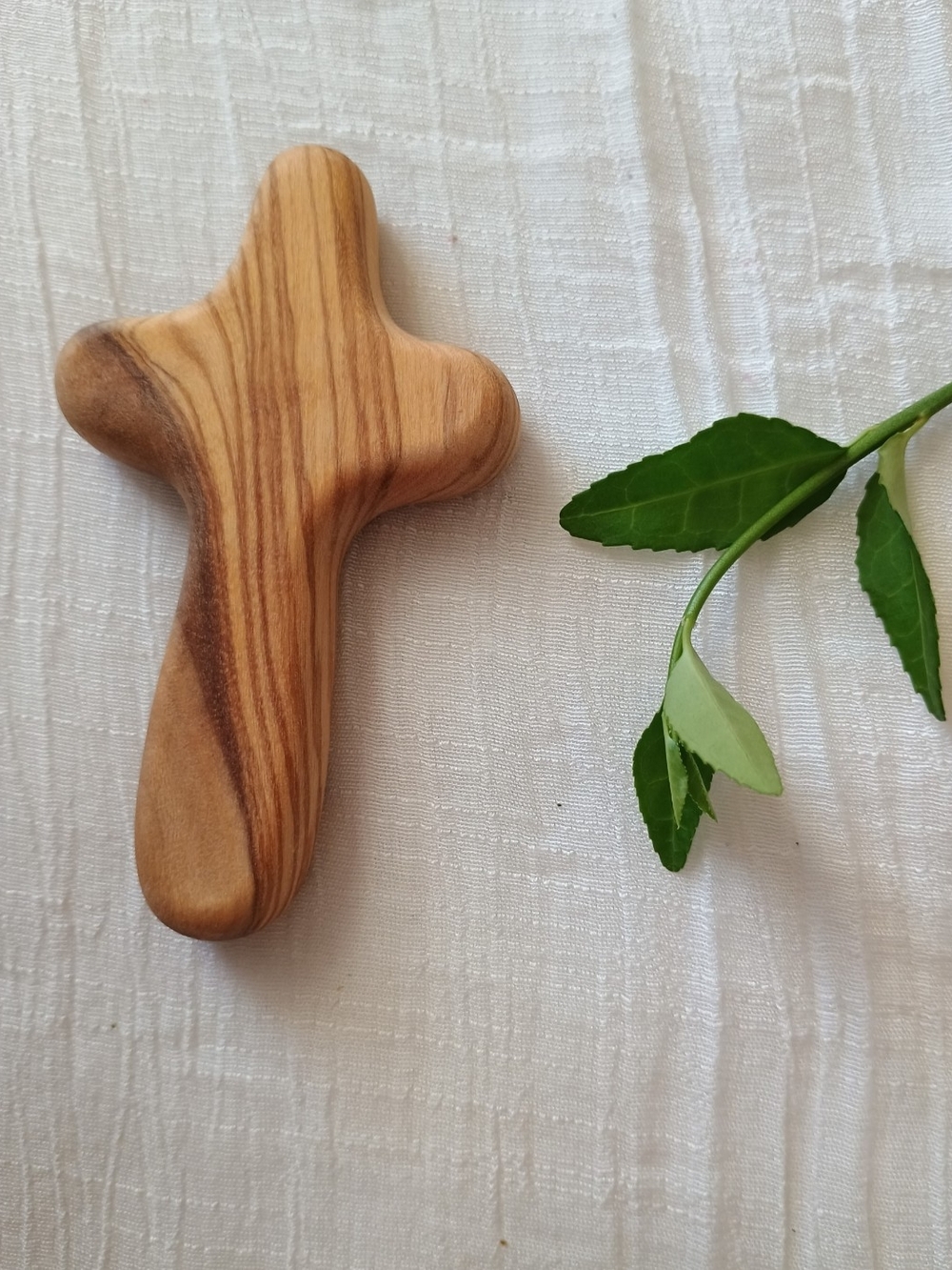 🤍 CHRISTIAN CORE 🤍 Small Olive Wood Hand Held Comfort Cross, Prayer Cross